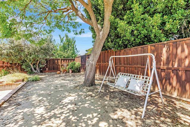 37972 Ballard Dr, Fremont CA: https://media.crmls.org/mediaz/f65c459f-05be-488d-8a99-ff721755a7c6.jpg