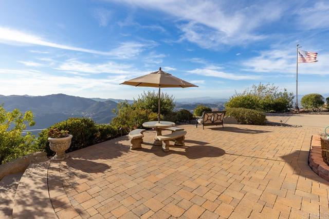 29472 Welk Highland Dr., Escondido CA: https://media.crmls.org/mediaz/f65c8a85-bcb9-49f4-80d2-8a93ee701436.jpg