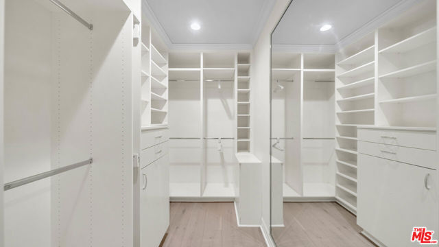1447 San Ysidro Drive, Beverly Hills CA: https://media.crmls.org/mediaz/f65c8ac6-8b98-4585-a377-1a513b69a117.jpg