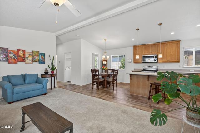 1075 Loma Drive, Ojai CA: https://media.crmls.org/mediaz/f65cb90d-aae5-4a35-a627-05080b5231e5.jpg