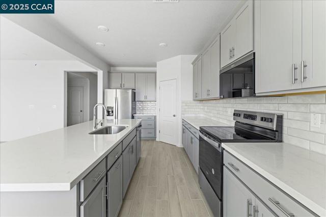 4207 Markovich Ct, Richmond CA: https://media.crmls.org/mediaz/f65ccb72-ee31-42bb-9b7c-7fc900716d45.jpg