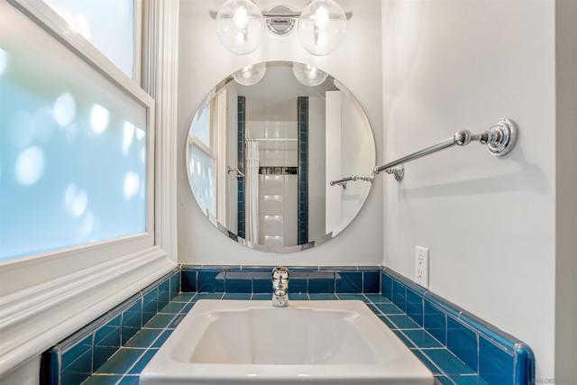 1865 Soledad Ave, La Jolla CA: https://media.crmls.org/mediaz/f65d79d4-09a8-4df8-aa72-38897597f5d5.jpg