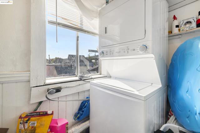 553 34Th St, Oakland CA: https://media.crmls.org/mediaz/f65d8c6d-c749-44b6-8bf9-fc092205e500.jpg