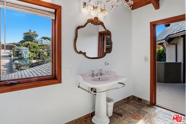 7007 Birdview Avenue, Malibu CA: https://media.crmls.org/mediaz/f65e03ff-bf5b-4224-ad7d-01445f6855a6.jpg