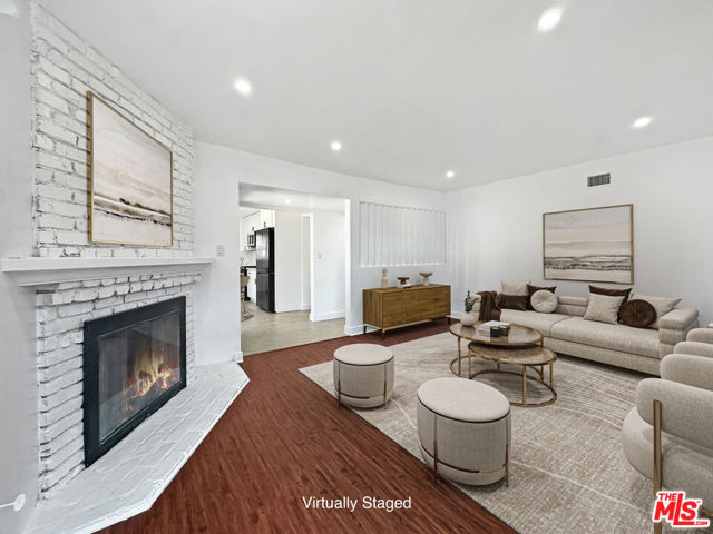 804 E Kelso Street, Inglewood CA: https://media.crmls.org/mediaz/f65e92d8-109d-4568-838f-ba2bf97f6378.jpg