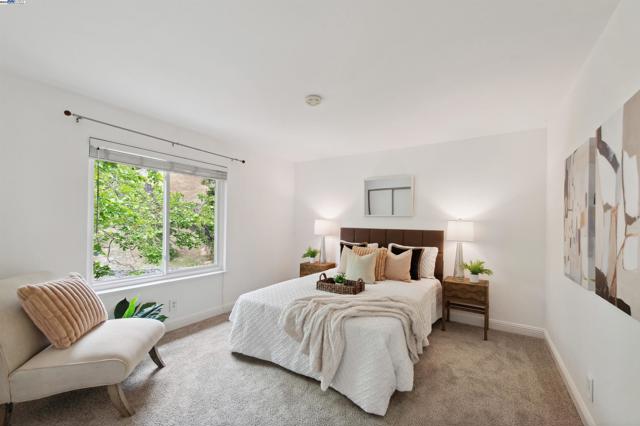 8658 Fenwick Way, Dublin CA: https://media.crmls.org/mediaz/f65eb5b1-f686-4c76-9921-4aa504c85f12.jpg