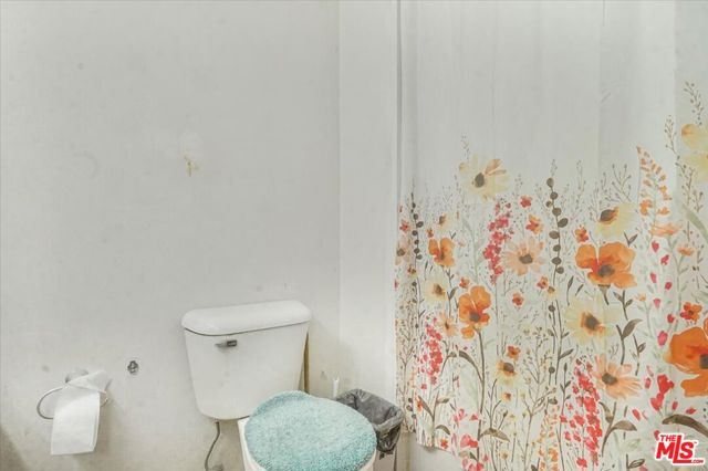 5083 Grand Avenue, Montclair CA: https://media.crmls.org/mediaz/f65edc1c-a582-442b-87d7-35820f54aab1.jpg