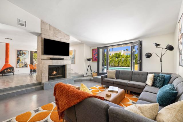 1862 N Nogales Way, Palm Springs CA: https://media.crmls.org/mediaz/f65fbd30-b1a5-48f8-822b-8fd377a86290.jpg