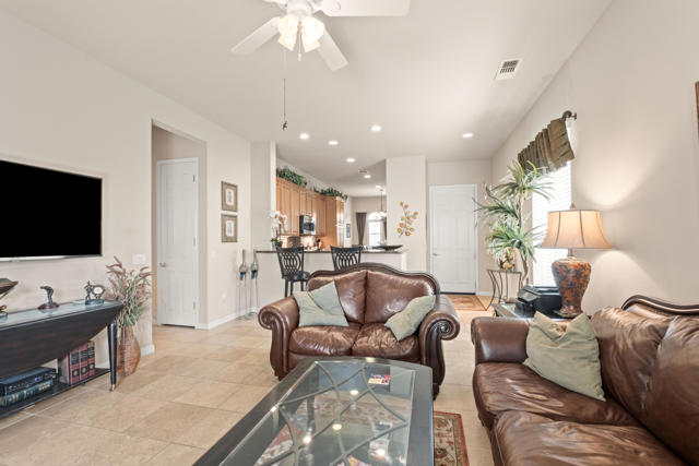 81673 Avenida Alturas, Indio CA: https://media.crmls.org/mediaz/f660385a-94c4-401f-88ae-d4eca0e56fc2.jpg