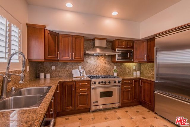 1747 S Barrington Avenue, Los Angeles CA: https://media.crmls.org/mediaz/f6605086-48c7-4140-a47c-08a3e5194dd4.jpg