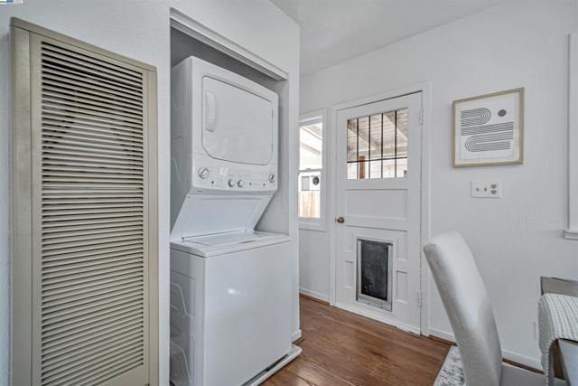 3780 Somerset Ave, Castro Valley CA: https://media.crmls.org/mediaz/f660d9fa-0aff-48ad-bc7e-161de2803e99.jpg
