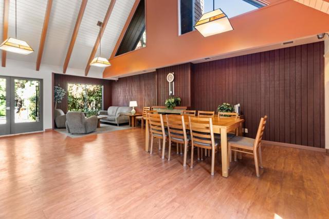 522 Thain Way, Palo Alto CA: https://media.crmls.org/mediaz/f66146bf-82c5-4137-888f-5dcc85f43dd6.jpg