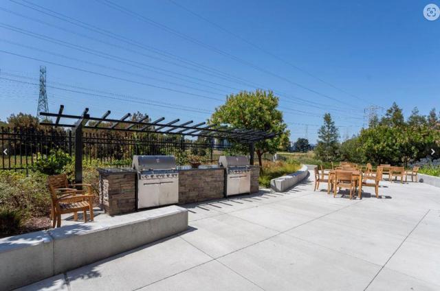 400 Mariners Island Boulevard, San Mateo CA: https://media.crmls.org/mediaz/f661f812-c8d9-4a39-938e-7c3e1a21b9da.jpg