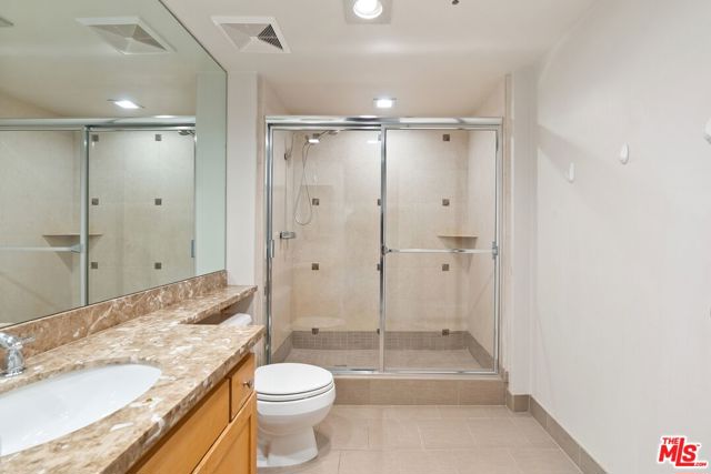 10445 Wilshire Boulevard, 406 photo 38