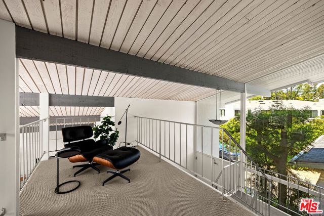 2318 Cheryl Place, Los Angeles CA: https://media.crmls.org/mediaz/f66258a5-6d94-4a23-b483-62f4035c5e86.jpg