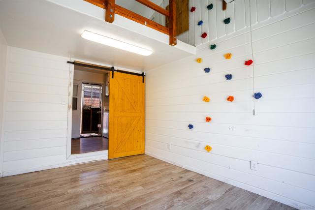 12643 Castle Court Dr, Lakeside CA: https://media.crmls.org/mediaz/f662aecc-ec45-4c66-8c5a-5e8c60e90cee.jpg