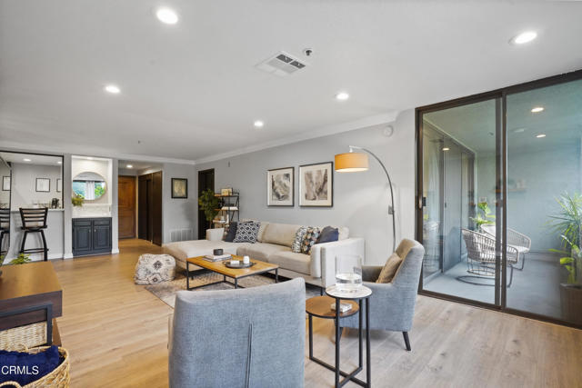 Detail Gallery Image 11 of 42 For 880 W 1st St #527,  Los Angeles,  CA 90012 - 2 Beds | 2 Baths