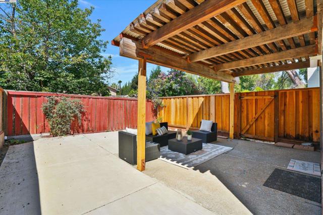 4374 Valley Ave, Pleasanton CA: https://media.crmls.org/mediaz/f6639972-a0a4-4ba4-9aad-1389fcf1e7fe.jpg