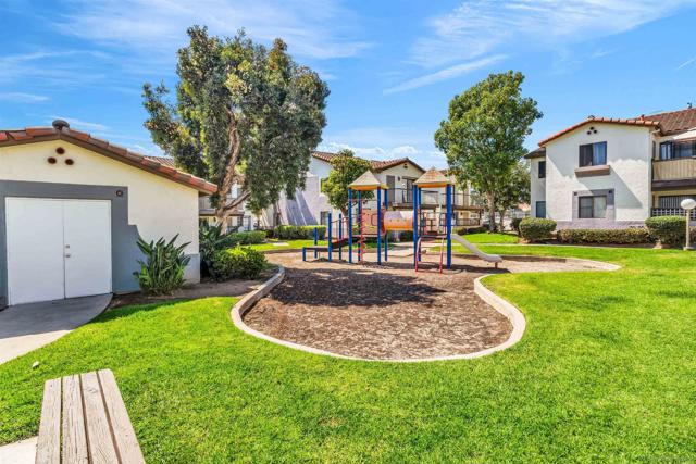 3566 Sunset Ln, San Diego CA: https://media.crmls.org/mediaz/f6644817-8f81-4aa9-bcbd-4c080ae3dc2b.jpg