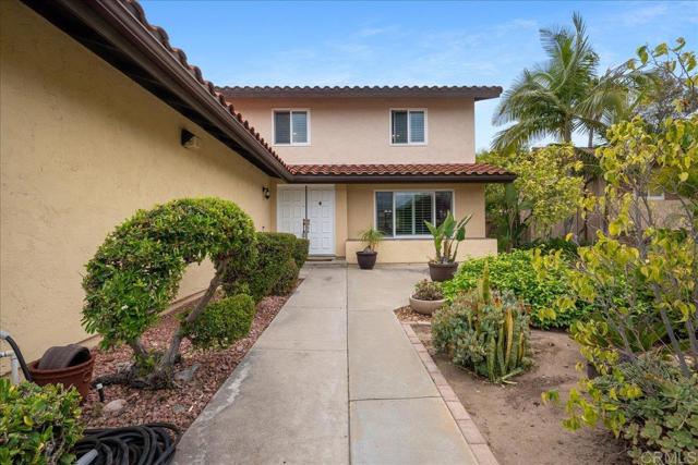 Detail Gallery Image 2 of 23 For 1943 Belmore Ct, El Cajon,  CA 92020 - 5 Beds | 2/1 Baths