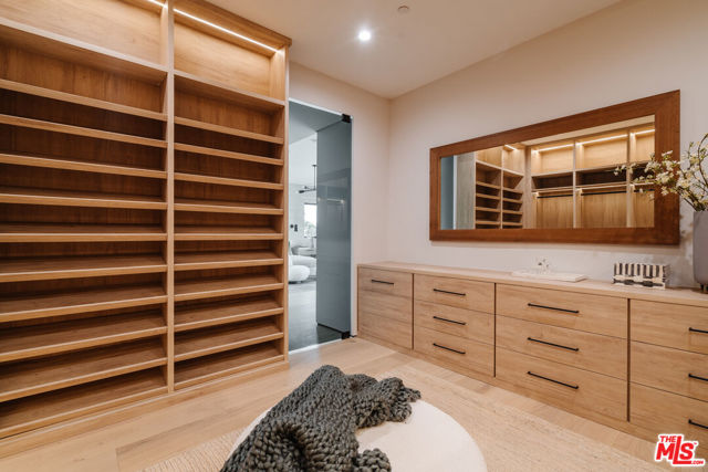 819 N Ogden Drive, Los Angeles CA: https://media.crmls.org/mediaz/f6655618-ea42-4b80-91b9-8ad2dbcae854.jpg