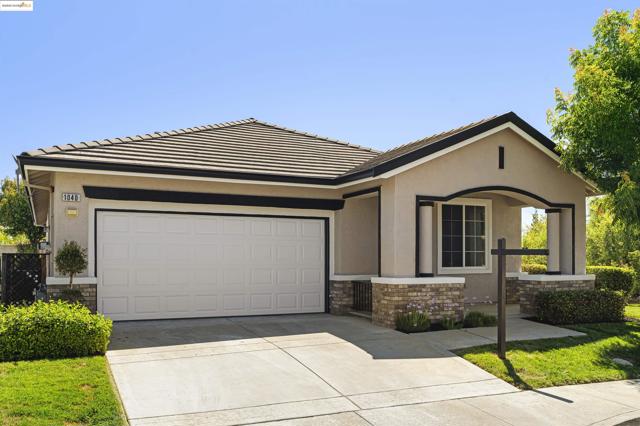 1040 Bismarck Terr, Brentwood CA: https://media.crmls.org/mediaz/f665e344-762e-44d2-a26f-aa462f381ca0.jpg