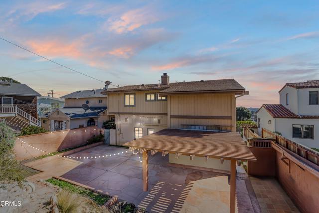2269 Hyland Avenue, Ventura CA: https://media.crmls.org/mediaz/f6661836-b434-40c5-9fee-324dcf58e016.jpg