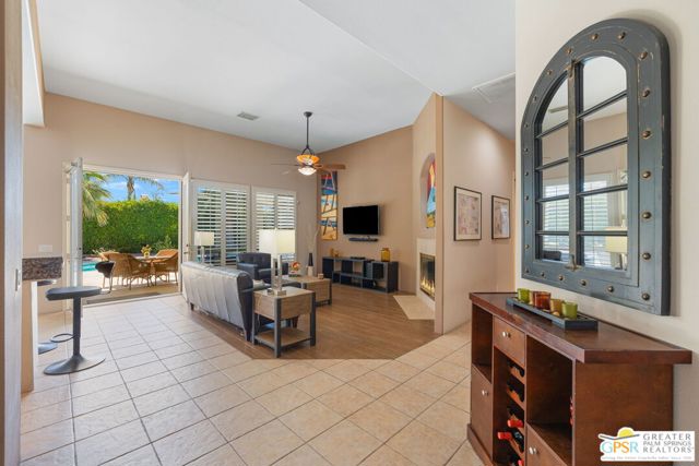 40870 Avenida Rosario, Palm Desert CA: https://media.crmls.org/mediaz/f6666bcf-b962-40e7-abab-91db31091997.jpg