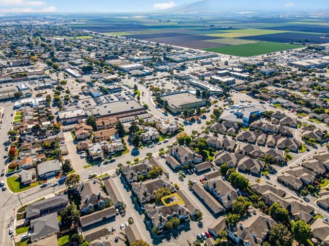 1056 Padre Drive, Salinas CA: https://media.crmls.org/mediaz/f66684fd-cf3c-4f74-925a-7a98226016b9.jpg