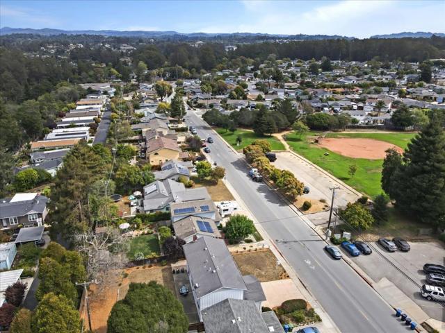 621 Monterey Avenue, Capitola CA: https://media.crmls.org/mediaz/f666a4cd-b1d3-4cea-b710-09a99c682d76.jpg