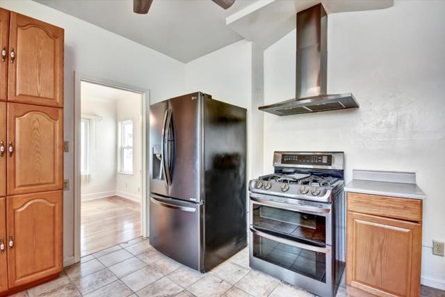 325 Capitol Street, Salinas CA: https://media.crmls.org/mediaz/f666d595-95a3-46da-96a9-10fd387e9e80.jpg