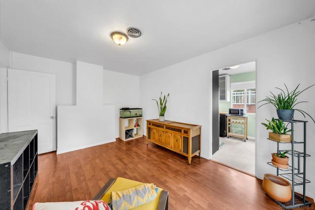 7200 Colony Rd, La Mesa CA: https://media.crmls.org/mediaz/f666ec18-9ea2-4619-946f-b4d939344283.jpg