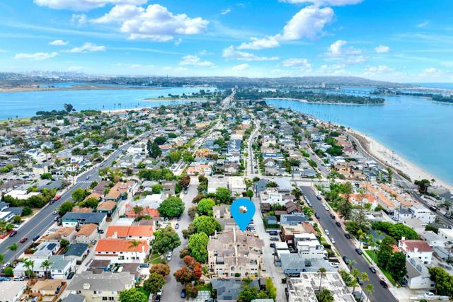 3736 Promontory St, San Diego CA: https://media.crmls.org/mediaz/f6672eb8-0db4-446d-91e4-7523dba5046b.jpg