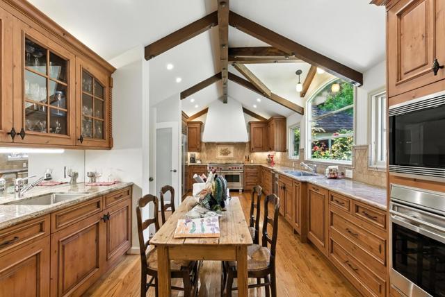 11510 Summit Wood Road, Los Altos Hills CA: https://media.crmls.org/mediaz/f6675eea-e6c6-4766-b814-08a0ce485711.jpg