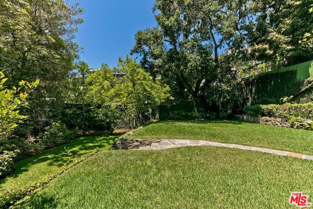 1591 Sunset Plaza Drive, Los Angeles CA: https://media.crmls.org/mediaz/f667ea1e-7aee-4940-97ac-347ebba52504.jpg