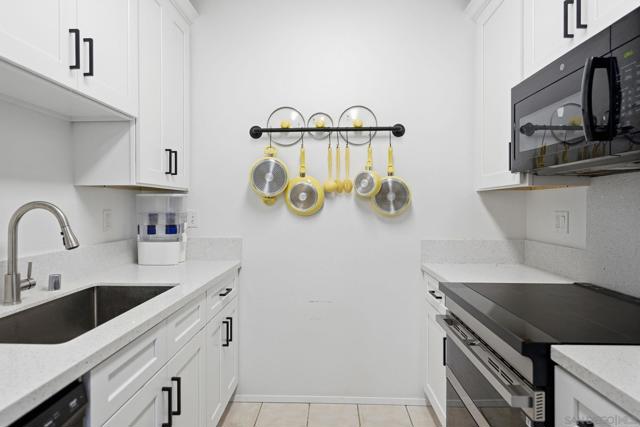 8310 Regents Rd, San Diego CA: https://media.crmls.org/mediaz/f6681677-612b-4129-8008-0ba18a2ff6ad.jpg