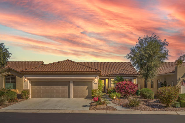80132 Avenida Santa Olivia, Indio CA: https://media.crmls.org/mediaz/f66817b8-e055-4ff6-8913-5c2ea7704949.jpg