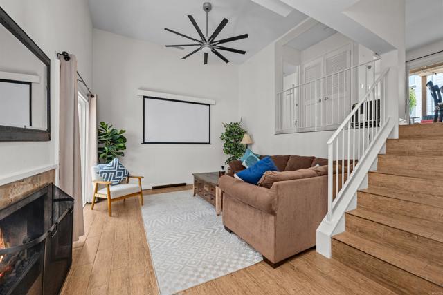 Detail Gallery Image 3 of 27 For 368 Hemlock Ave, Carlsbad,  CA 92008 - 2 Beds | 2/1 Baths