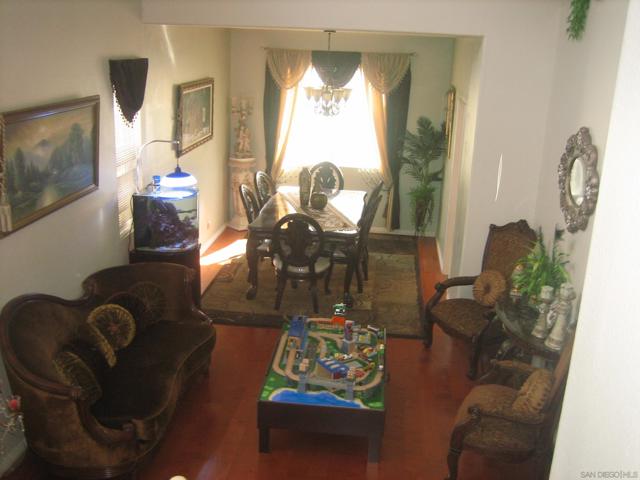 11342 Village ridge Rd, San Diego CA: https://media.crmls.org/mediaz/f6698fac-383a-43d4-ac29-7a90652899dd.jpg