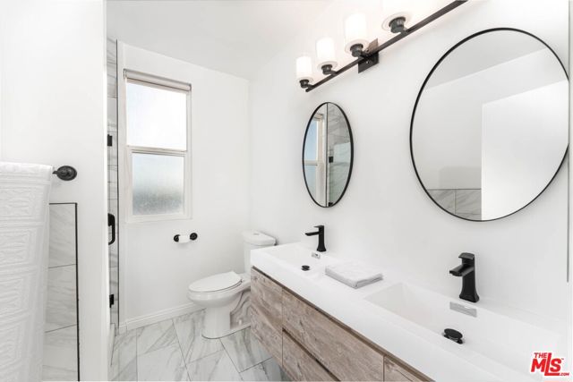 900 Euclid Street, Santa Monica CA: https://media.crmls.org/mediaz/f669e9f7-378c-421b-8e19-ae3e94c6f6f1.jpg