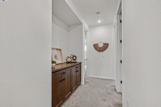 5394 Arnold Rd, Dublin CA: https://media.crmls.org/mediaz/f66a4e3b-e2bc-4157-a753-c432d321cf8e.jpg