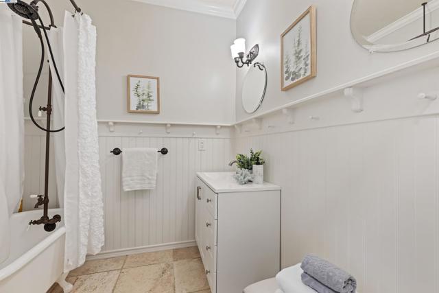 4463 Pleasanton Ave, Pleasanton CA: https://media.crmls.org/mediaz/f66a8c8a-61c6-4455-94a7-d10dc732466c.jpg