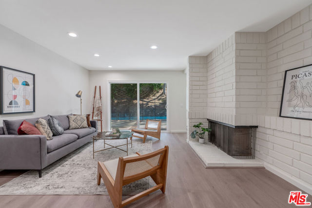19 Rippling, Irvine CA: https://media.crmls.org/mediaz/f66aee29-580a-431f-862a-3531948464b9.jpg