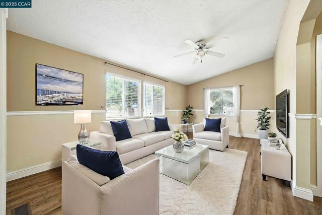 1950 Tule Ln, Knightsen CA: https://media.crmls.org/mediaz/f66aefb6-ba62-4cd4-9625-a7e047f0bac9.jpg