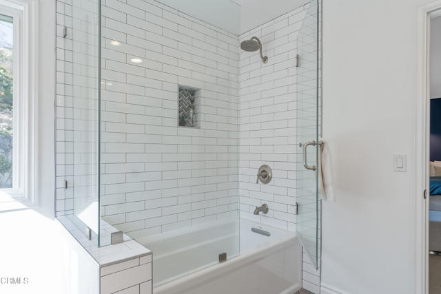 519 Paulette Place, La Canada Flintridge CA: https://media.crmls.org/mediaz/f66b039e-ce6f-49a1-970a-902ec17e5f32.jpg