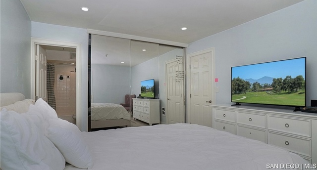 4730 Noyes ST, San Diego CA: https://media.crmls.org/mediaz/f66bec90-1b1d-4cff-848b-fc532b1558d2.jpg