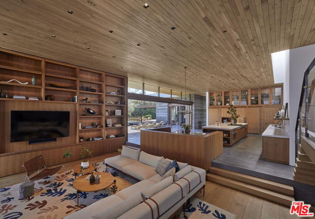 6708 Wildlife Road, Malibu CA: https://media.crmls.org/mediaz/f66cb807-2b62-419a-abc1-9a2a4d44d267.jpg