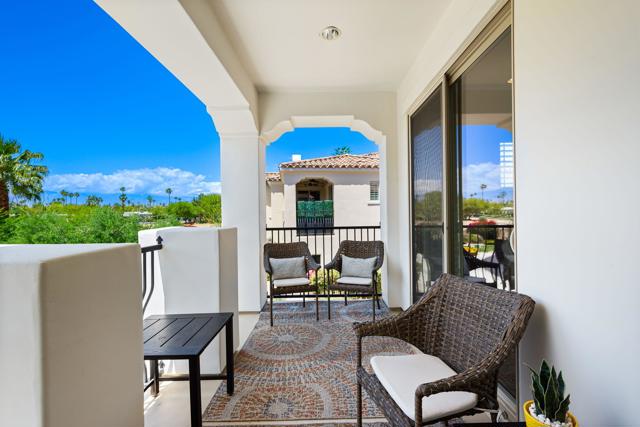 374 Terra Vita, Palm Springs CA: https://media.crmls.org/mediaz/f66d3174-6bc9-439b-8ba7-675fb938be43.jpg