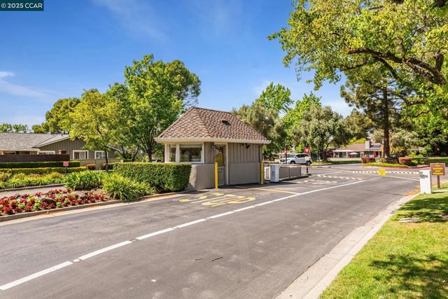 1934 Saint George Rd, Danville CA: https://media.crmls.org/mediaz/f66ddbd3-69c7-4e7a-8427-a366a5804f2e.jpg