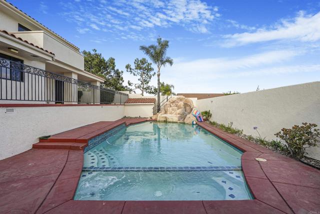 5274 Margaret, Bonita CA: https://media.crmls.org/mediaz/f66ddd36-0bf0-4aea-9a97-5feda27331e5.jpg